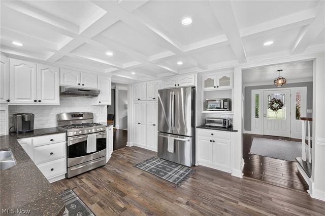 4448 Merlin Drive, Green, OH 44685