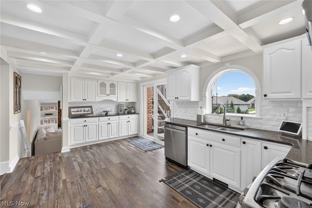 4448 Merlin Drive, Green, OH 44685