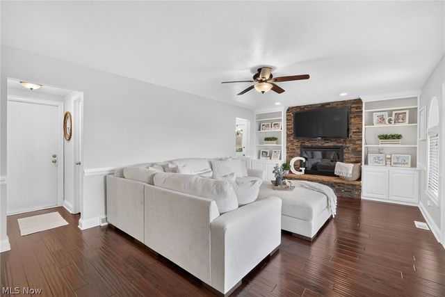 4448 Merlin Drive, Green, OH 44685