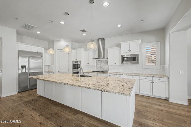 8406 W LOUISE Court, Peoria, AZ 85383