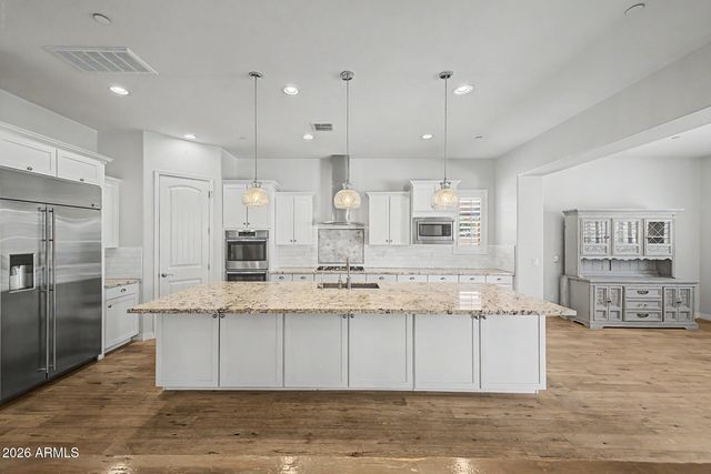 8406 W LOUISE Court, Peoria, AZ 85383