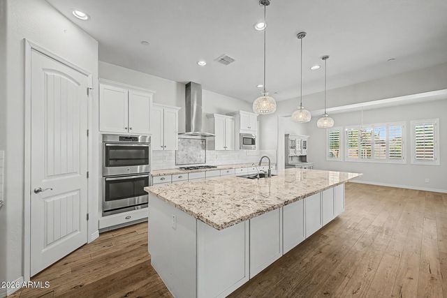8406 W LOUISE Court, Peoria, AZ 85383