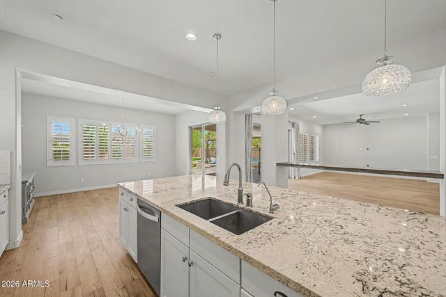 8406 W LOUISE Court, Peoria, AZ 85383
