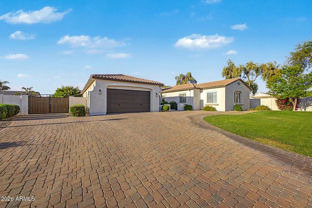 8406 W LOUISE Court, Peoria, AZ 85383