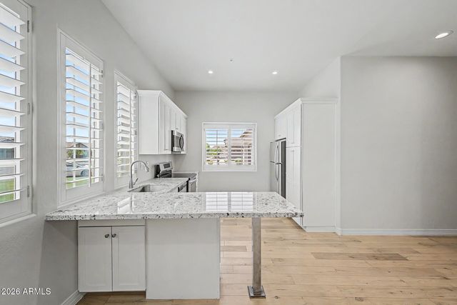 8406 W LOUISE Court, Peoria, AZ 85383
