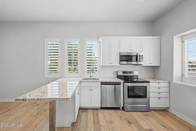 8406 W LOUISE Court, Peoria, AZ 85383