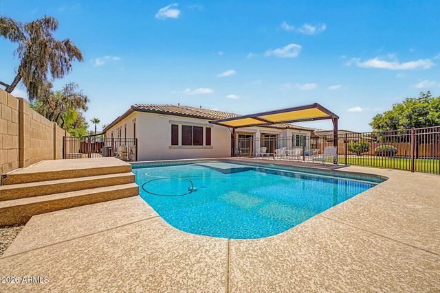 8406 W LOUISE Court, Peoria, AZ 85383