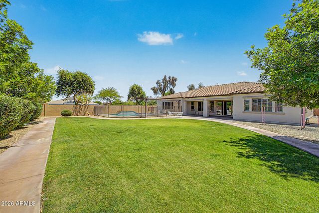 8406 W LOUISE Court, Peoria, AZ 85383