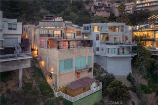 2189 Sunset Plaza Drive, Los Angeles, CA 90069