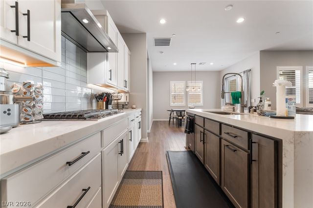 9013 Pinyon Bluff Street, Las Vegas, NV 89166