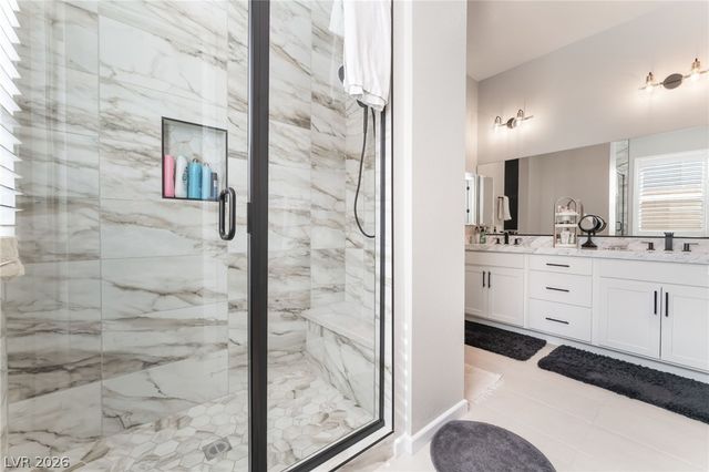 9013 Pinyon Bluff Street, Las Vegas, NV 89166