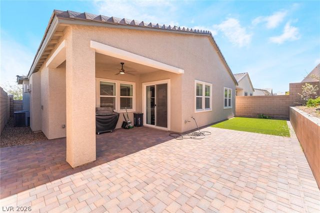 9013 Pinyon Bluff Street, Las Vegas, NV 89166