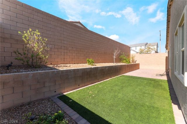 9013 Pinyon Bluff Street, Las Vegas, NV 89166