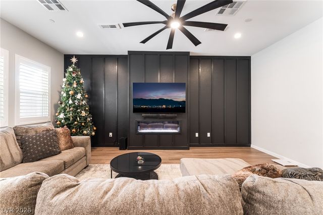 9013 Pinyon Bluff Street, Las Vegas, NV 89166