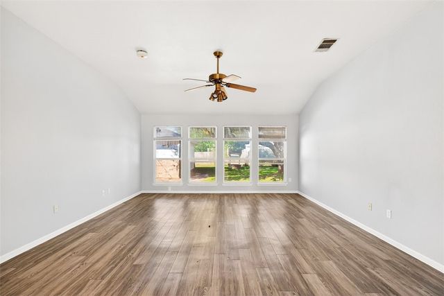 519 Moore Ave, Portland, TX 78374