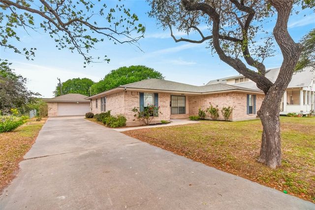 519 Moore Ave, Portland, TX 78374