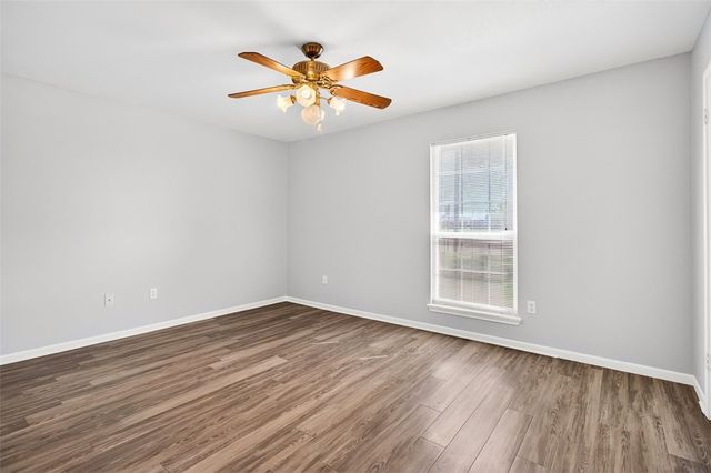 519 Moore Ave, Portland, TX 78374