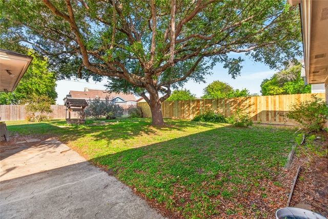 519 Moore Ave, Portland, TX 78374
