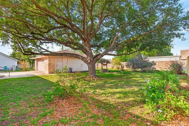 519 Moore Ave, Portland, TX 78374