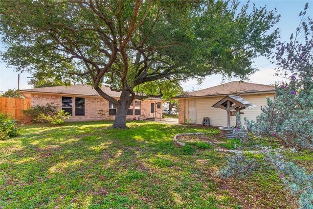 519 Moore Ave, Portland, TX 78374