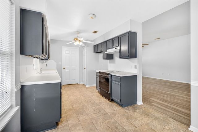 519 Moore Ave, Portland, TX 78374