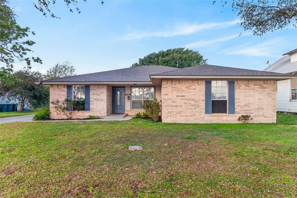 519 Moore Ave, Portland, TX 78374