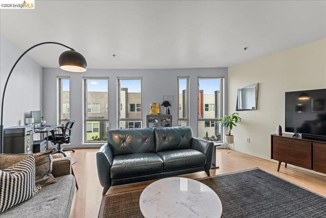 1201 Pine St 354, Oakland, CA 94607