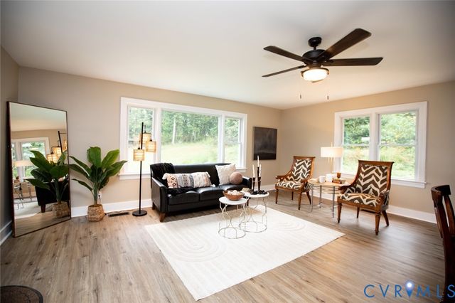 3153 W Third, Farmville, VA 23901