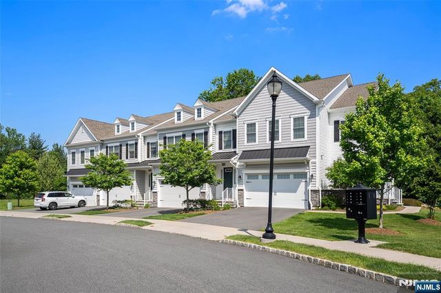 3 Azalea Lane, Cedar Grove, NJ 07009