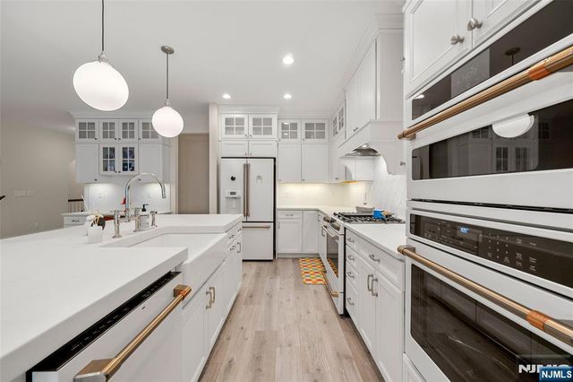 3 Azalea Lane, Cedar Grove, NJ 07009