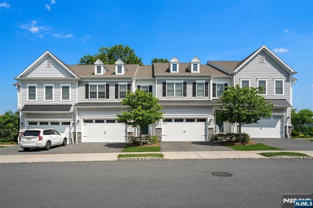 3 Azalea Lane, Cedar Grove, NJ 07009