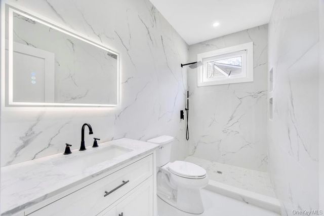 126 Rim Lane, Hicksville, NY 11801