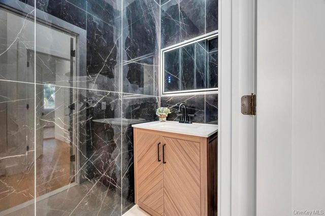 126 Rim Lane, Hicksville, NY 11801