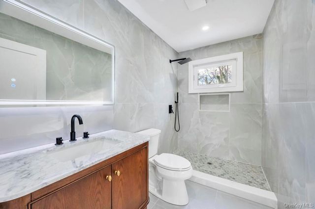 126 Rim Lane, Hicksville, NY 11801