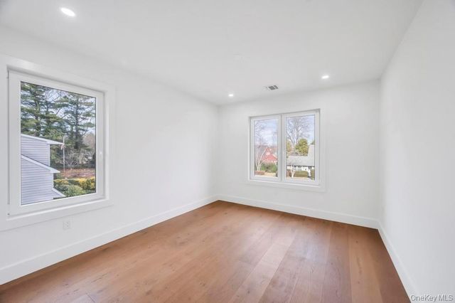 126 Rim Lane, Hicksville, NY 11801