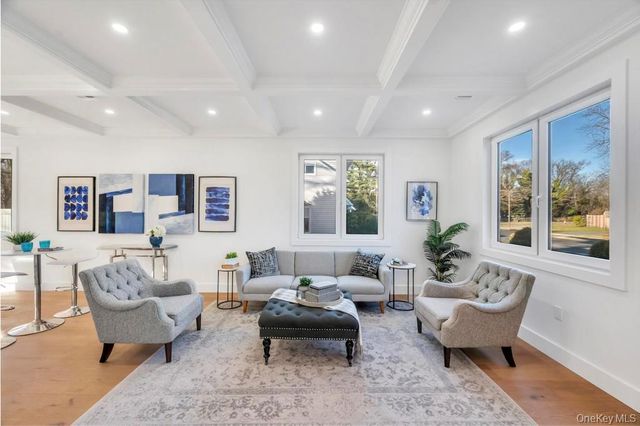 126 Rim Lane, Hicksville, NY 11801