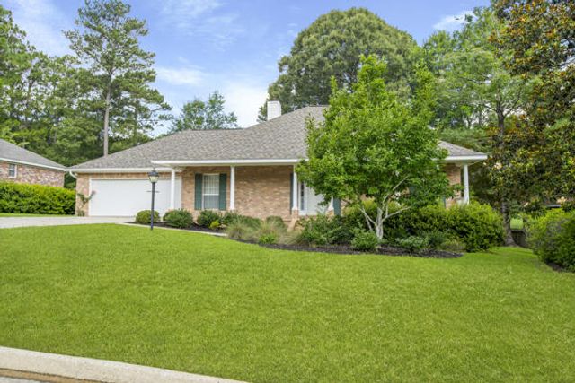 51 St Andrews, Hattiesburg, MS 39401
