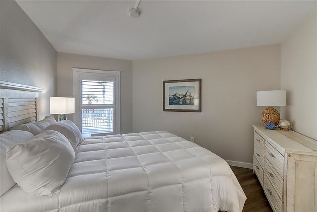 800 Sandcastle Dr 120, Port Aransas, TX 78373