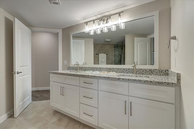 800 Sandcastle Dr 120, Port Aransas, TX 78373
