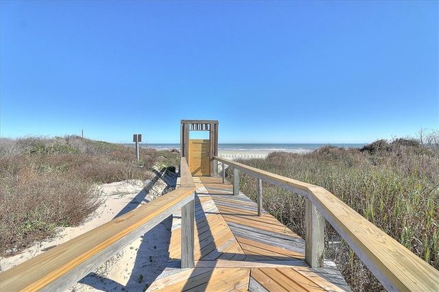 800 Sandcastle Dr 120, Port Aransas, TX 78373