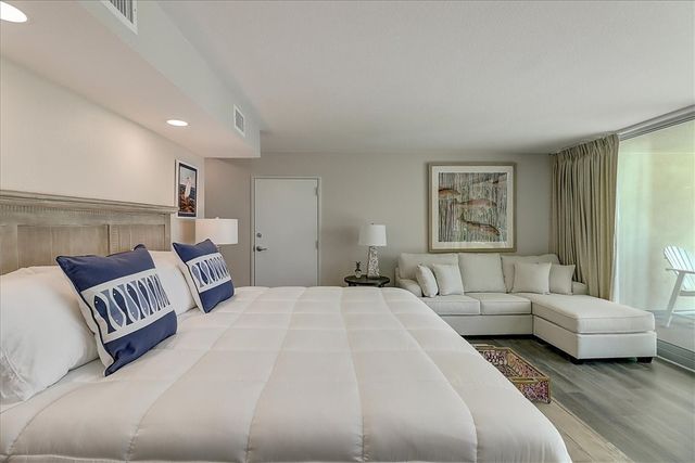800 Sandcastle Dr 120, Port Aransas, TX 78373