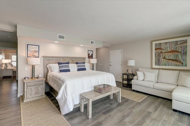 800 Sandcastle Dr 120, Port Aransas, TX 78373