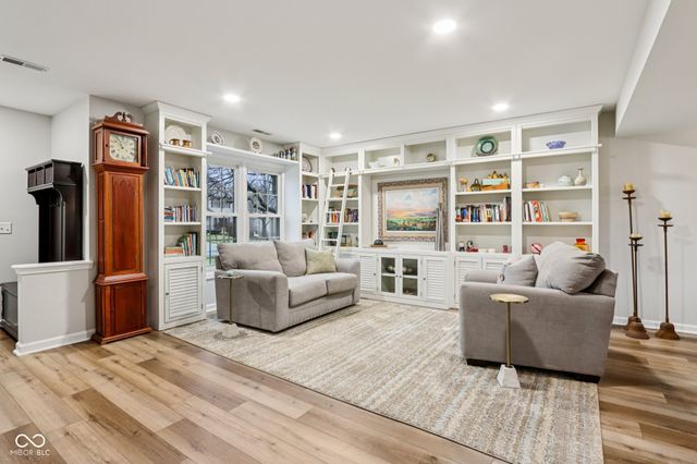 11023 Eaton Court, Fishers, IN 46038