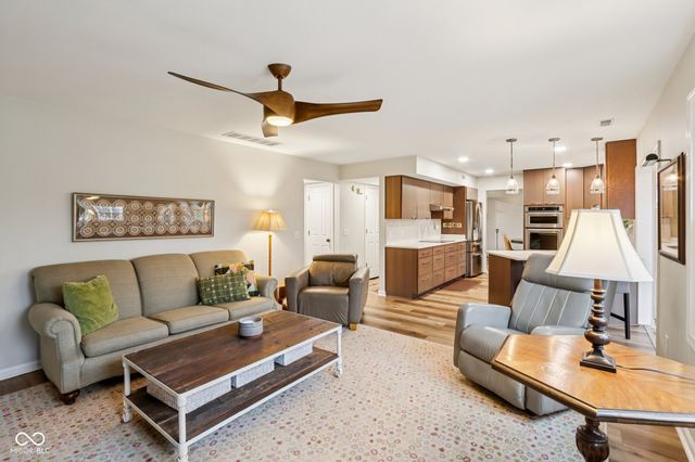 11023 Eaton Court, Fishers, IN 46038