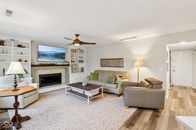 11023 Eaton Court, Fishers, IN 46038