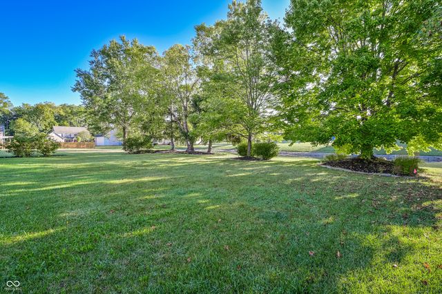 11023 Eaton Court, Fishers, IN 46038