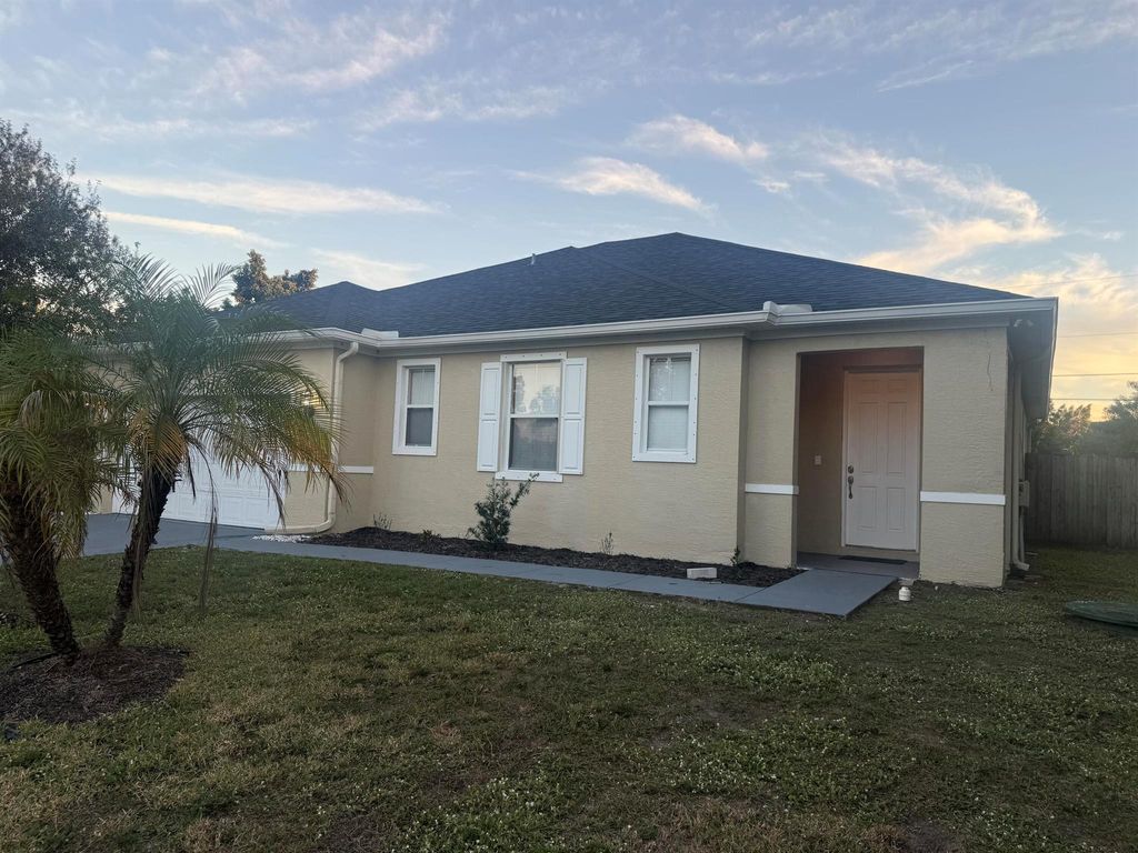 1572 SW Gager Road, Port St Lucie, FL 34953
