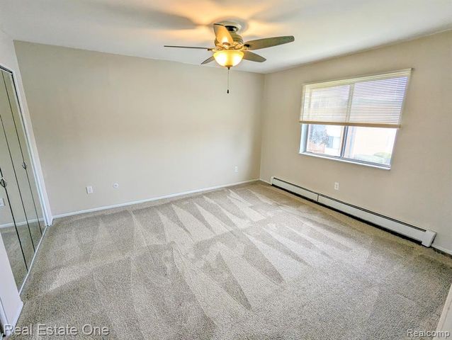 1942 Axtell Drive 7, Troy, MI 48084