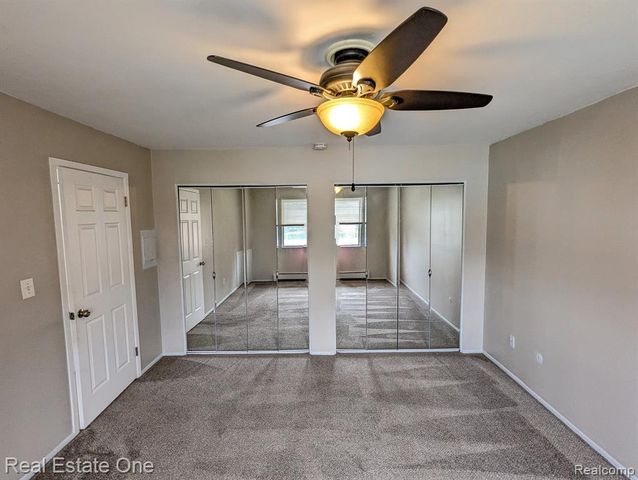1942 Axtell Drive 7, Troy, MI 48084