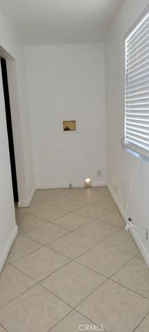 1948 Warren, San Fernando, CA 91340